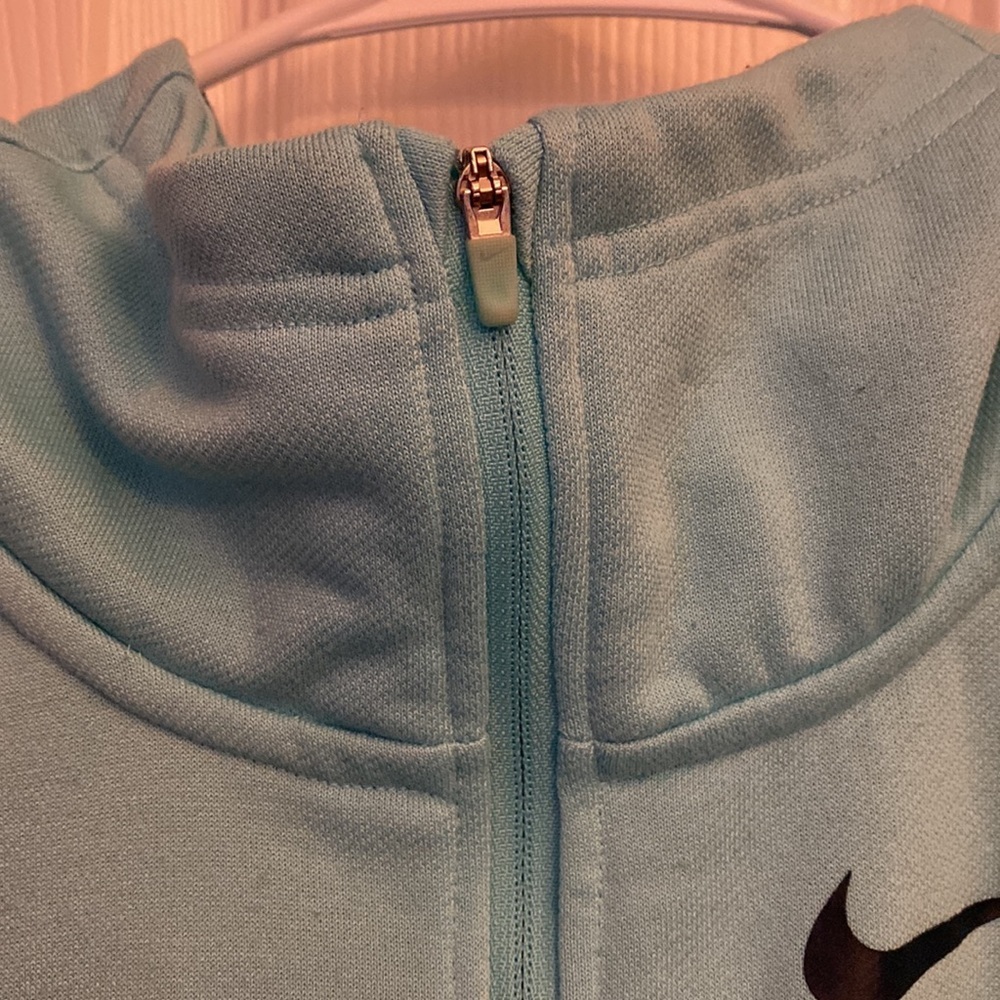 Nike Dri-Fit Cropped Hooded Sweatshirt - Picture 4 of 9